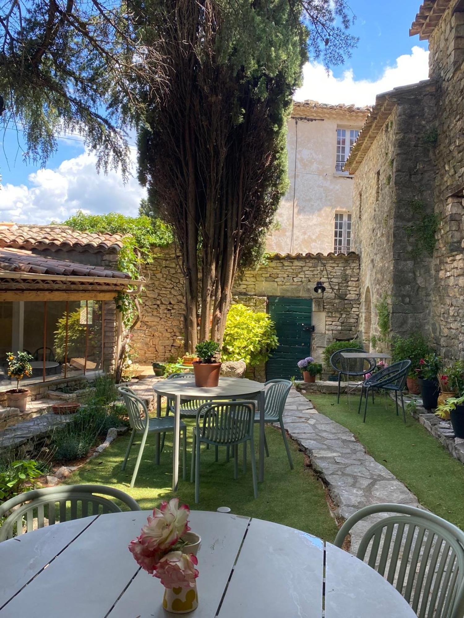 Auberge Du Boisset Saint-Martin-de-Castillon 외부 사진